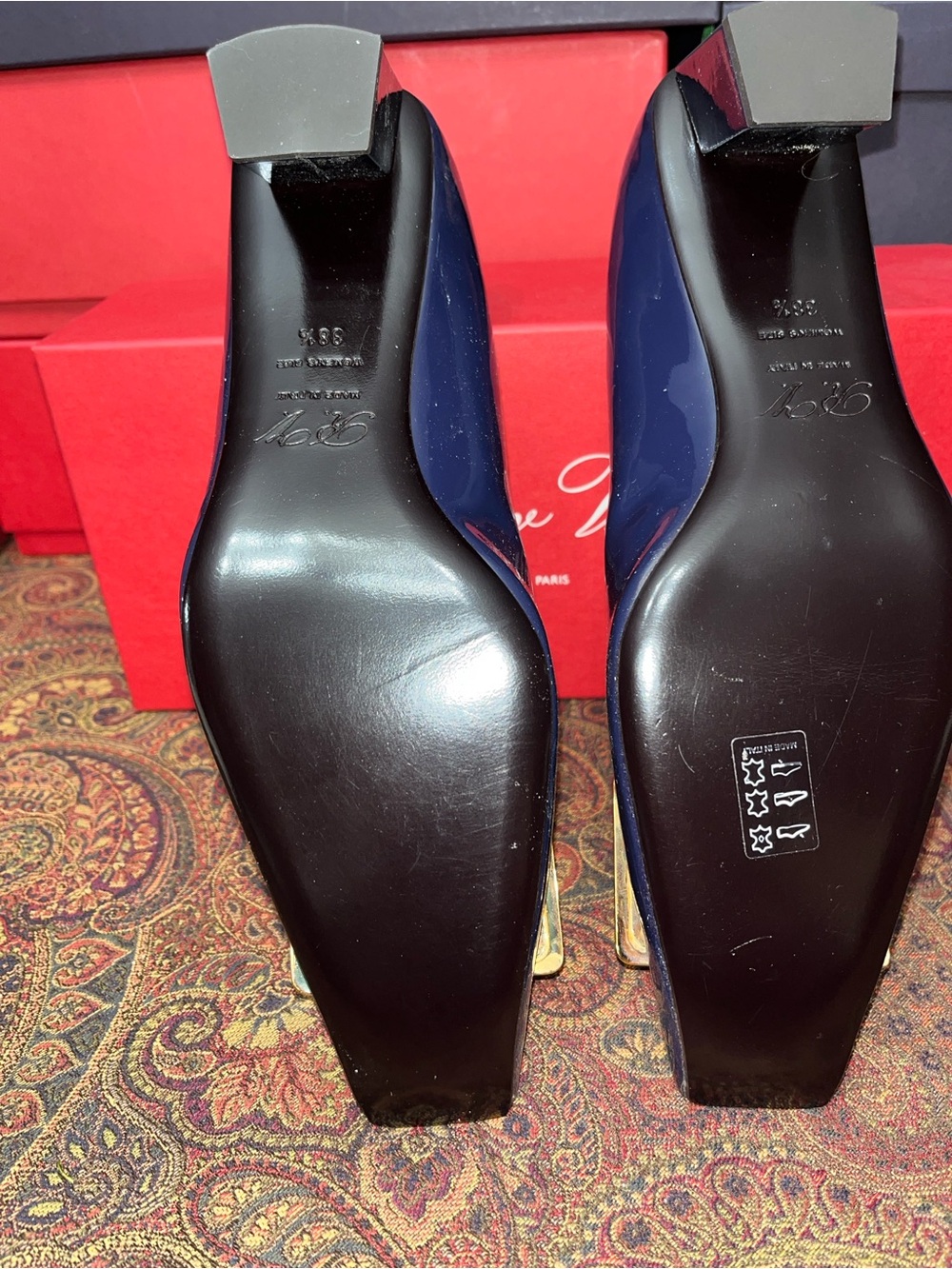 Roger Vivier Navy Patent Décolleté Bell Pumps w Gold Buckle - EU 38.5 - NWT - Picture 7 of 14
